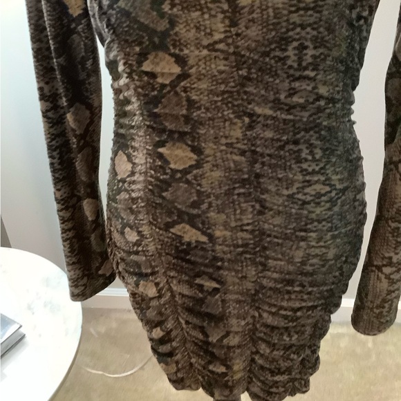 Bodycon long sleeve Mini Dress - Picture 3 of 3